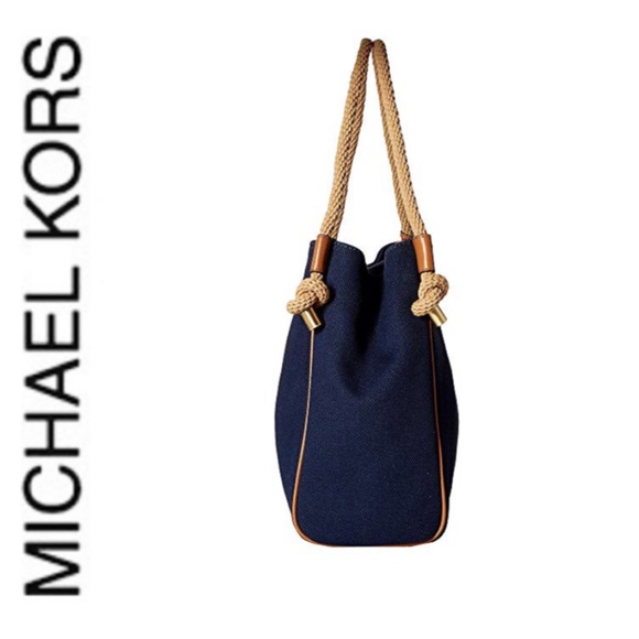 NWT authentic MK large Isla grab bag navy tan - Picture 4 of 5